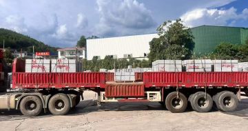 四川 芝麻灰花岗岩地铺石出货日常