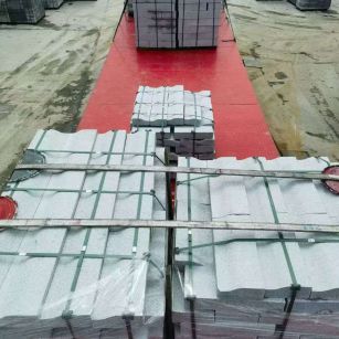 四川 芝麻白仿形加直形路沿石出货日常