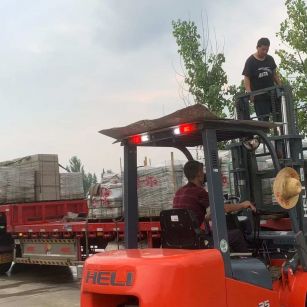 四川 黄金麻冰裂纹，地铺石装车