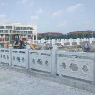 四川 白麻花岗岩荔枝面河道栏杆