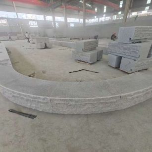 四川 芝麻白异形坐凳，自然面光面弧形加工