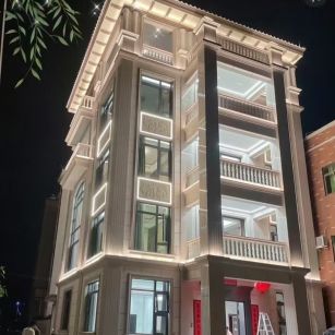 四川 芝麻白花岗岩别墅外墙夜间效果