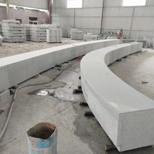 四川芝麻白花岗岩石板材 园林光面弧形坐凳