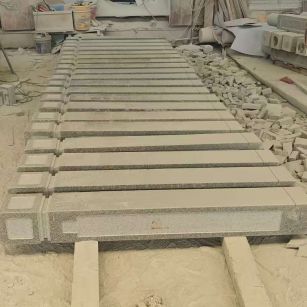 四川 芝麻白异形加工雕刻-栏杆大柱，方柱