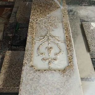 四川 黄金麻花岗岩异形加工雕刻栏杆大柱