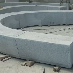 四川 芝麻白花岗岩光面弧形坐凳