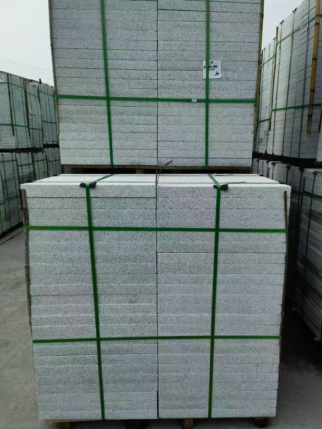 四川 芝麻白火烧，园林广场市政工程地铺石，1.8~5.0厚均有现货