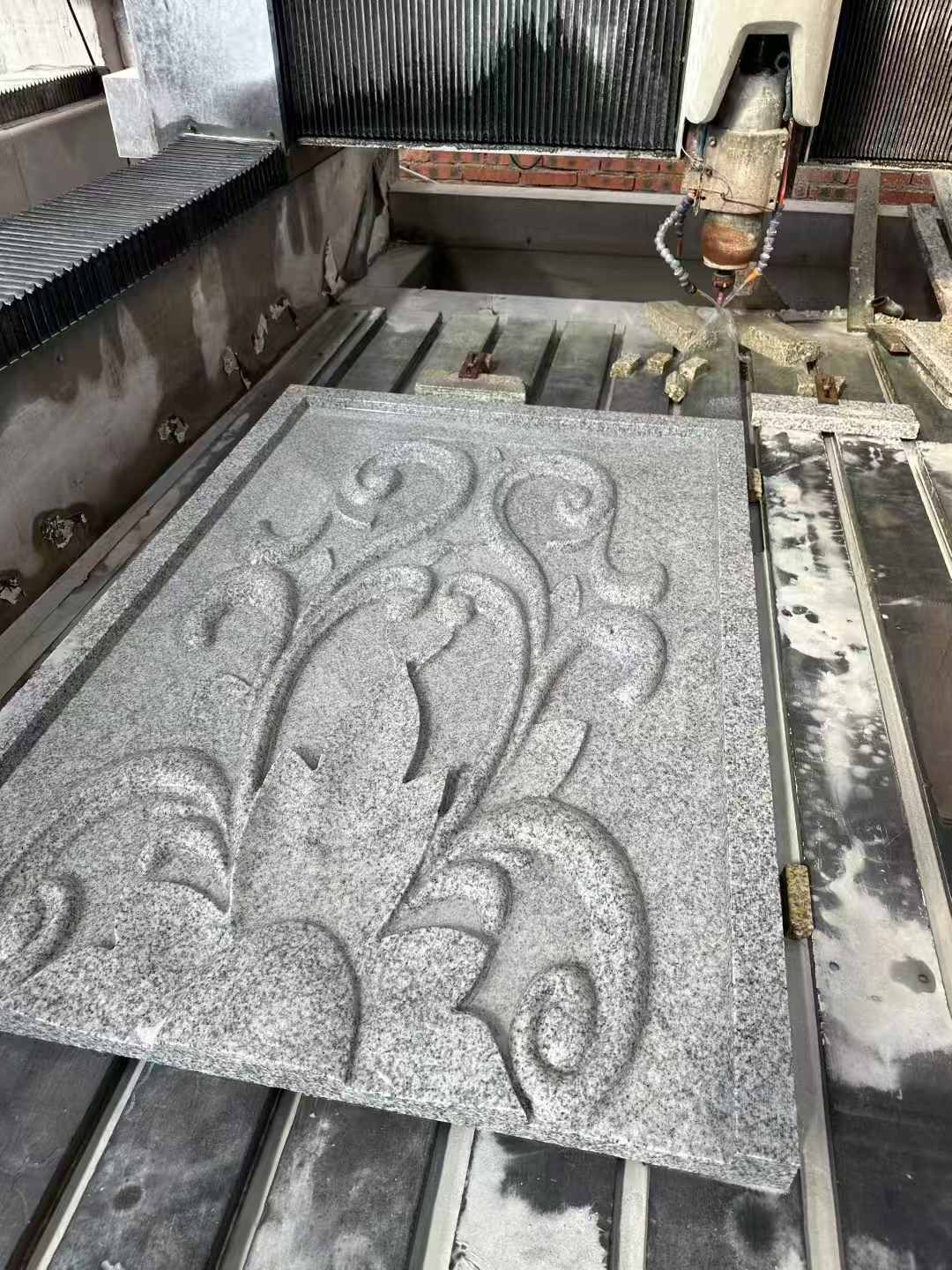 四川 白麻别墅干挂雕花板