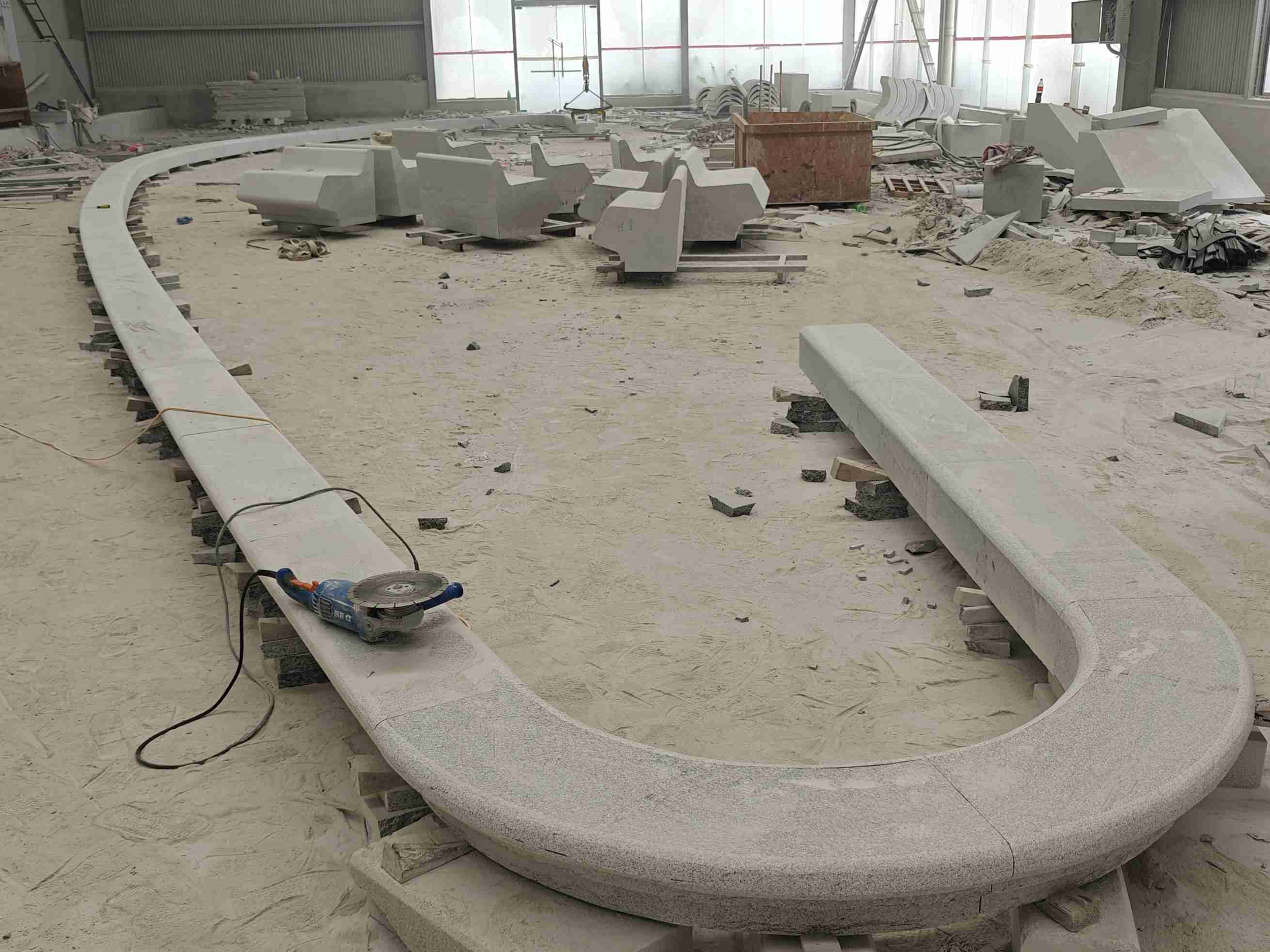 四川 芝麻白花岗岩弧形花坛石，坐凳石