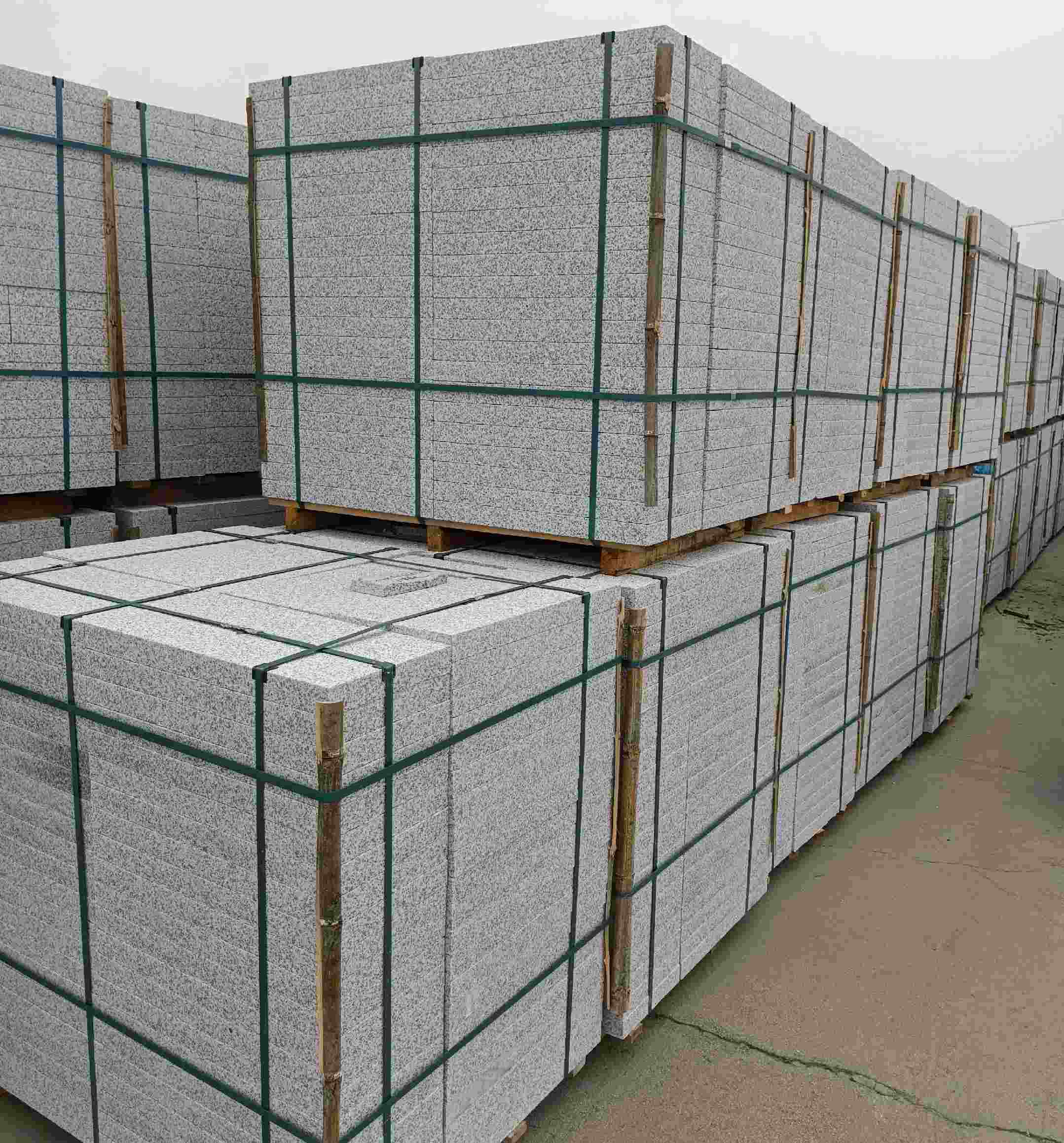 四川 白麻花岗岩石材荔枝面地铺石（300*600*50）