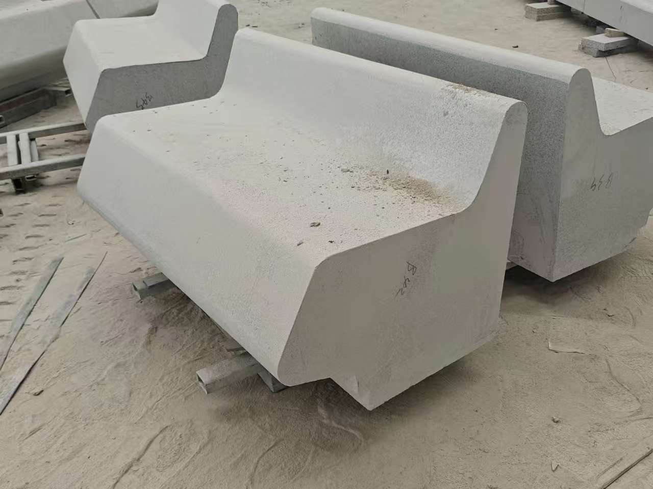 四川 芝麻白花岗岩异形坐凳，石凳