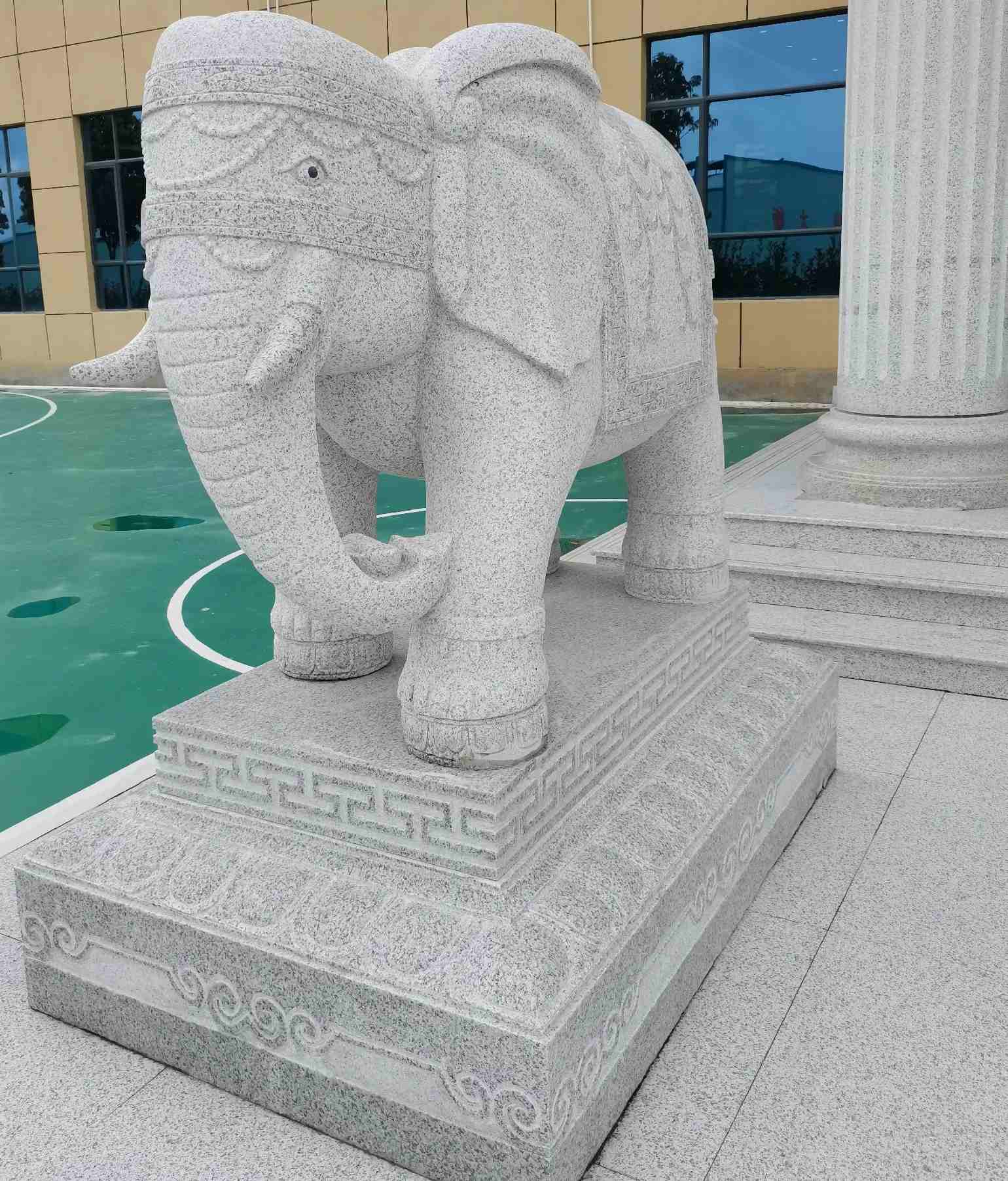 四川 白麻花岗岩动物异形石雕-大象