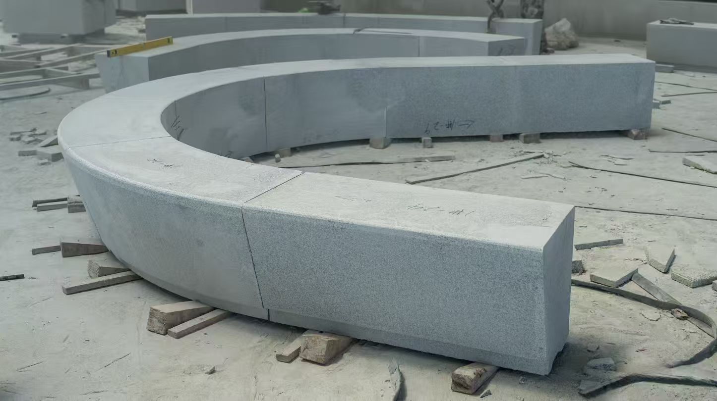 四川 芝麻白花岗岩光面弧形坐凳