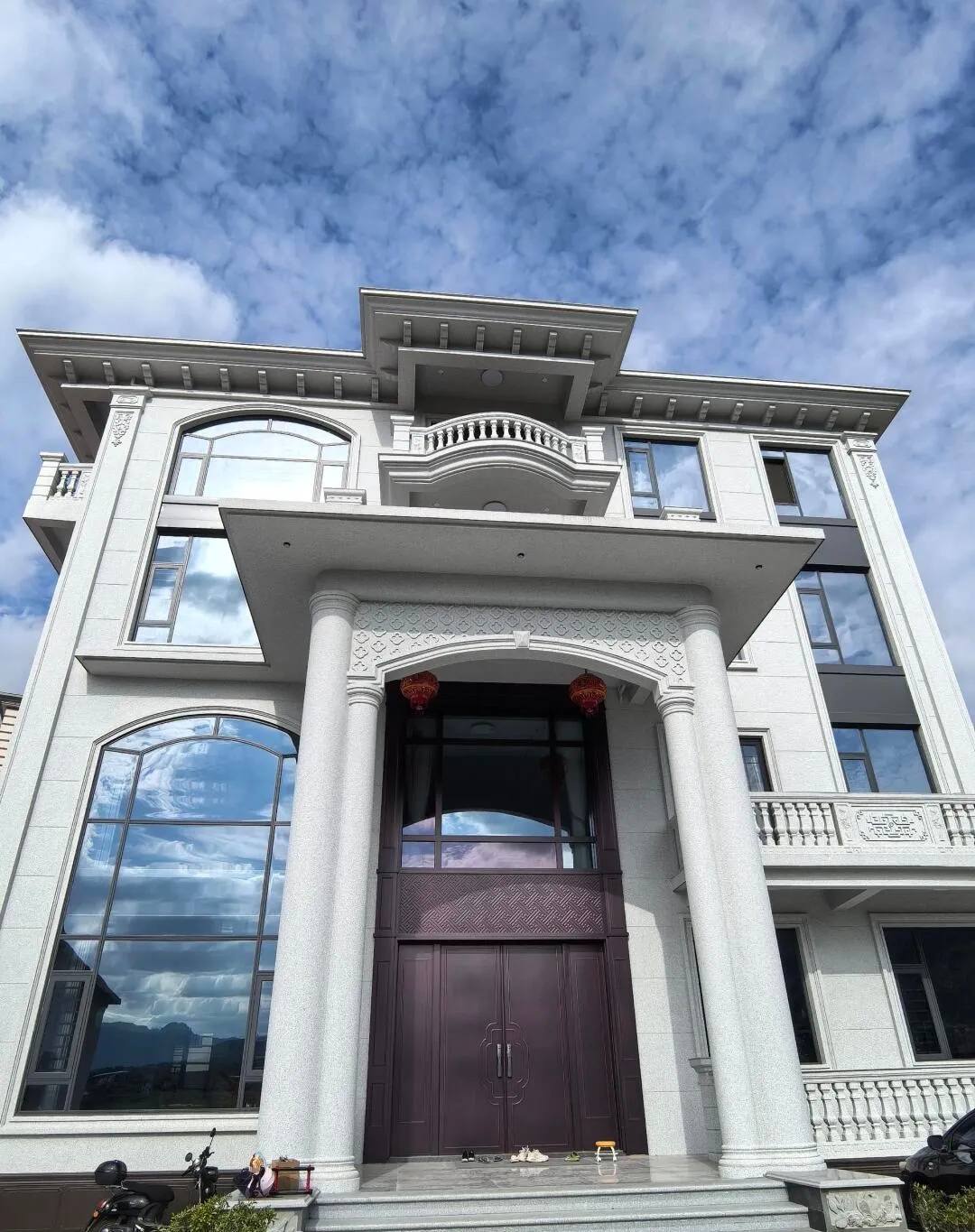 四川白麻别墅外墙干挂石材效果示例