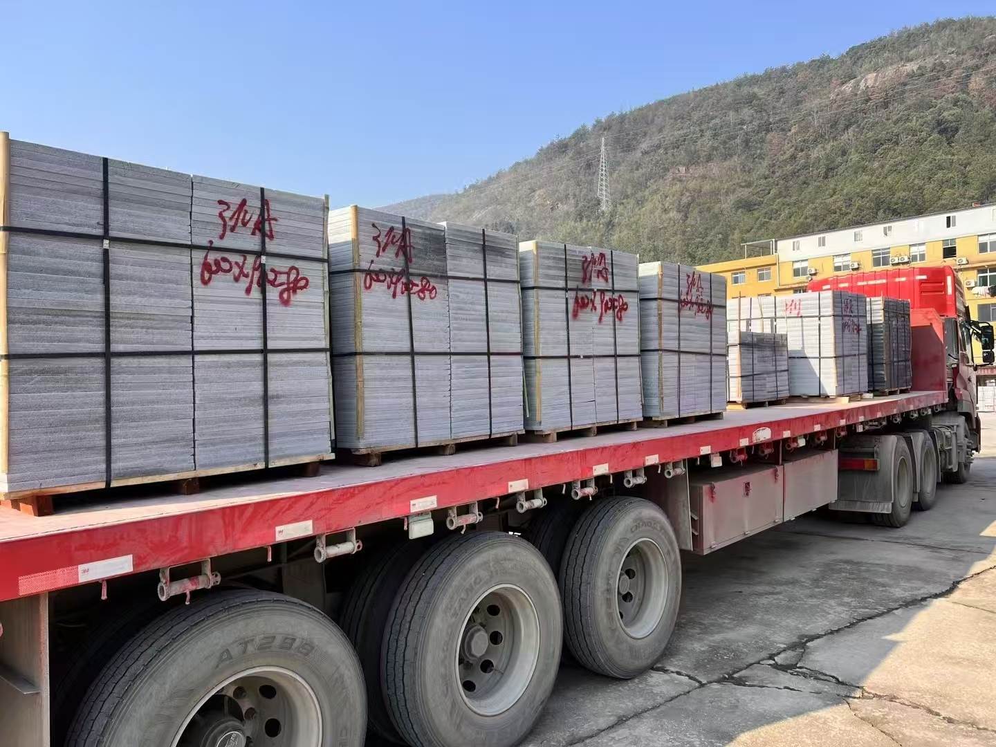 四川 芝麻灰地铺石出货日常