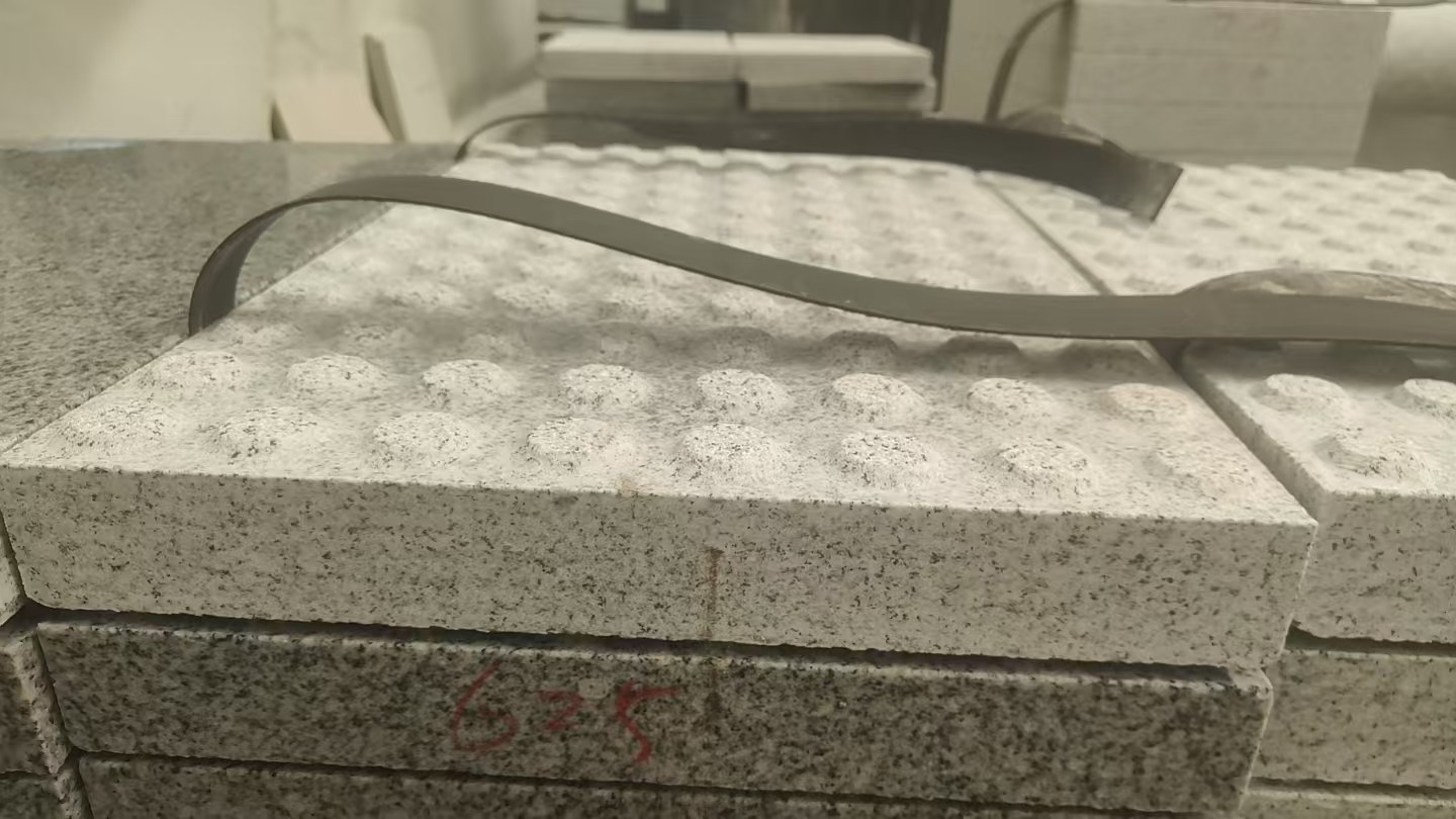 四川 芝麻白花岗岩6.0公分荔枝面五轴加工雕刻盲点