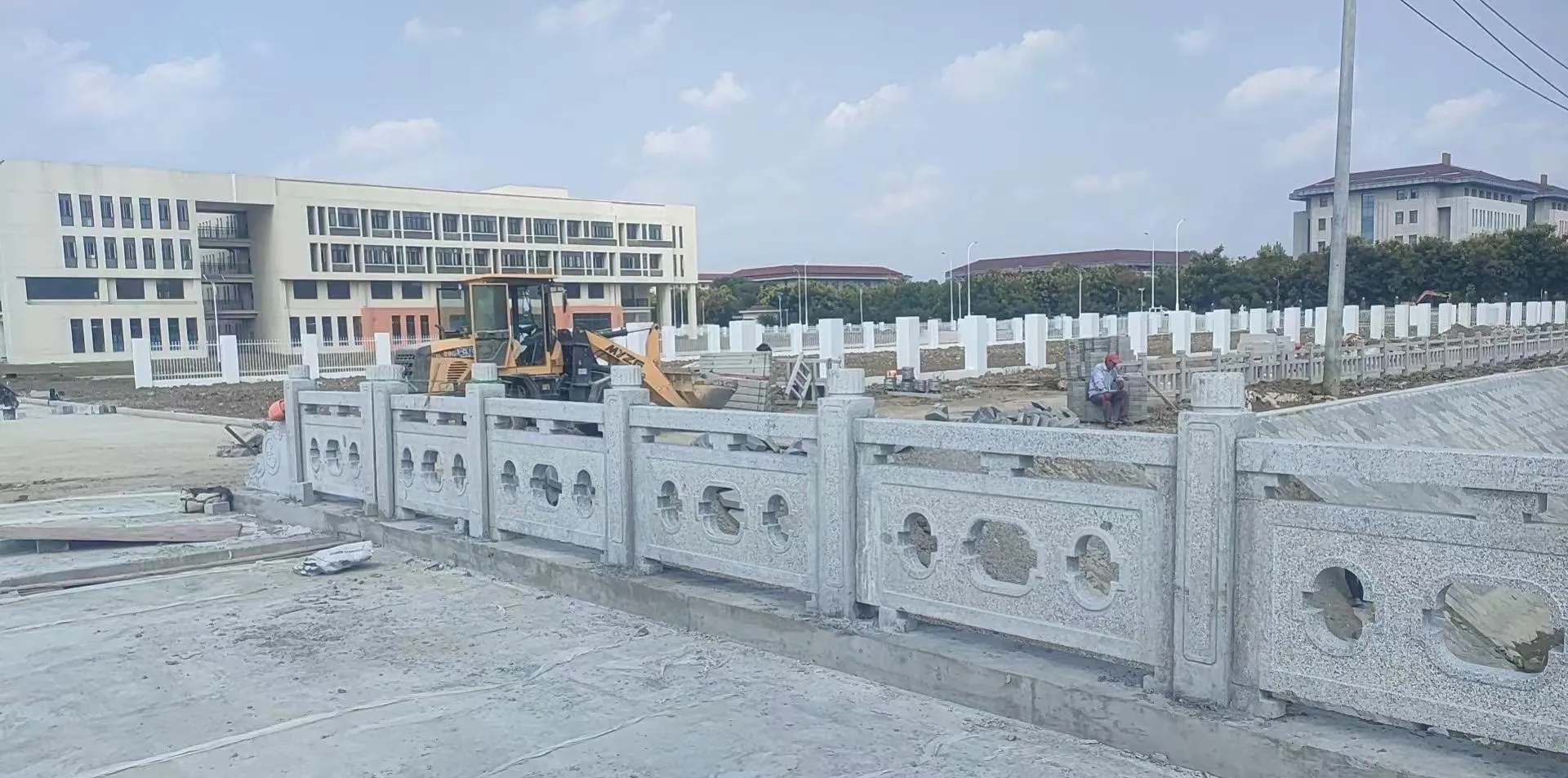 四川 白麻花岗岩荔枝面河道栏杆