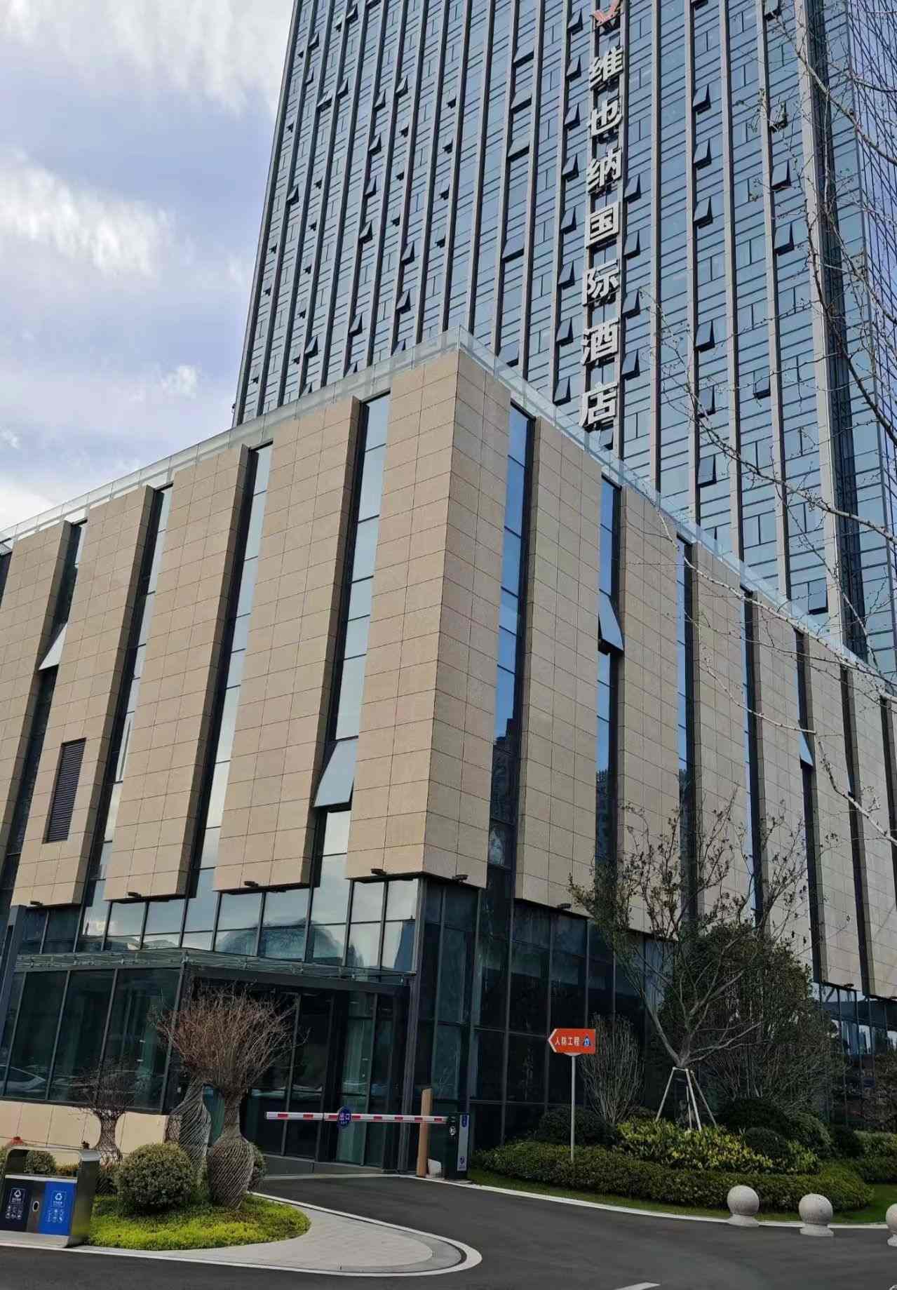 四川 黄金麻花岗岩外墙干挂