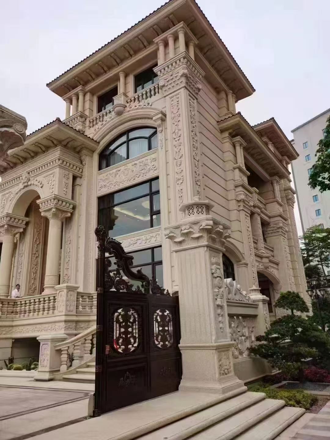 四川 黄金麻花岗岩别墅外墙干挂效果展示