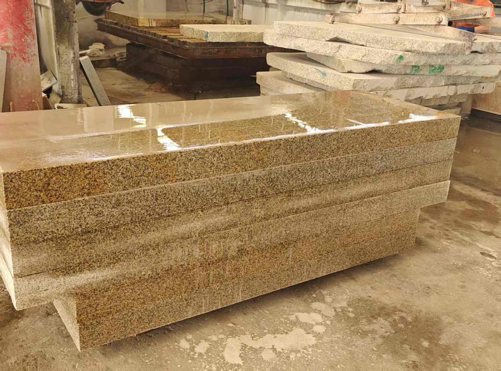 四川 黄金麻栏杆料半成品加工中